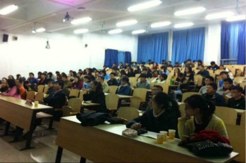 法学院举办“从以德治国到依法治国：中国社会治理逻辑的变迁”专题讲座